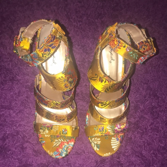 Printed chunky heel - Picture 4 of 7